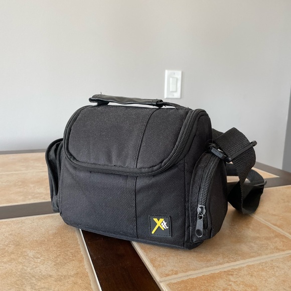 Nikon D5600 with Lens - Picture 5 of 5